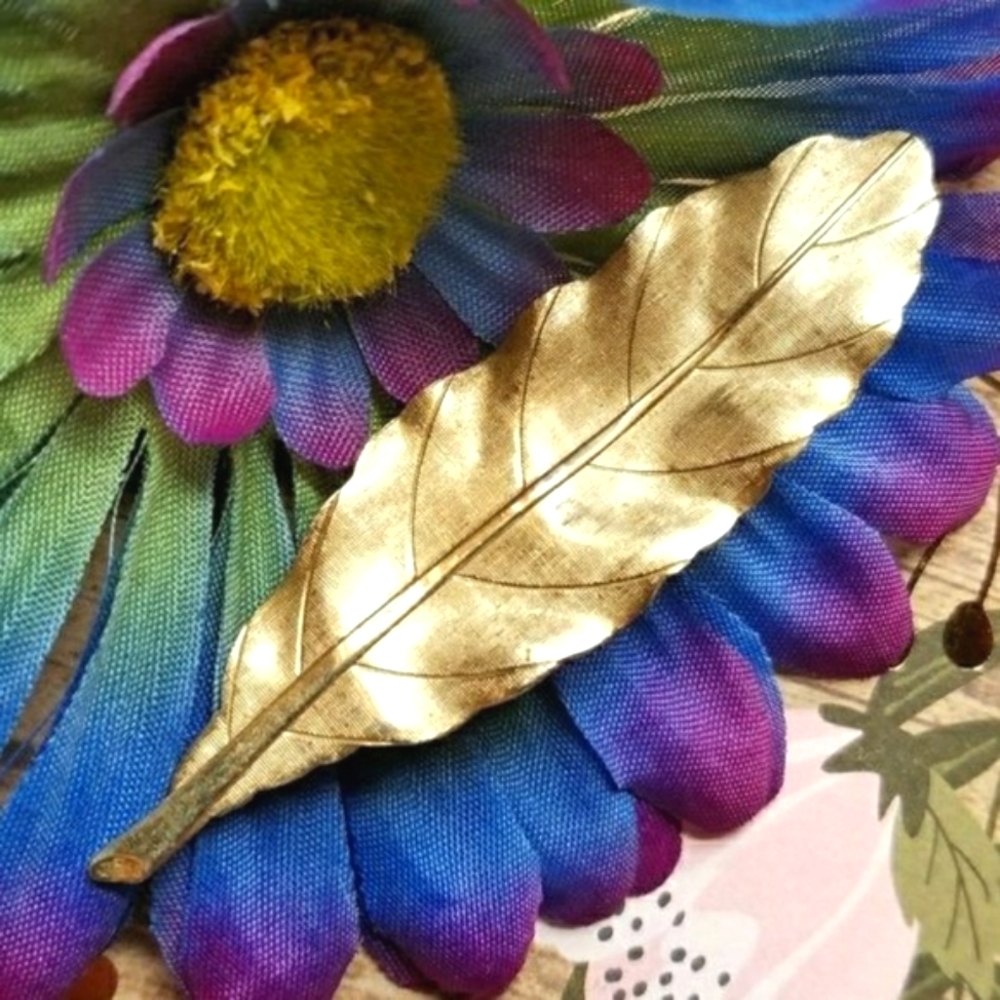Vintage brooch long leaf brooch gold tone pin fall autumn foliage nature broach